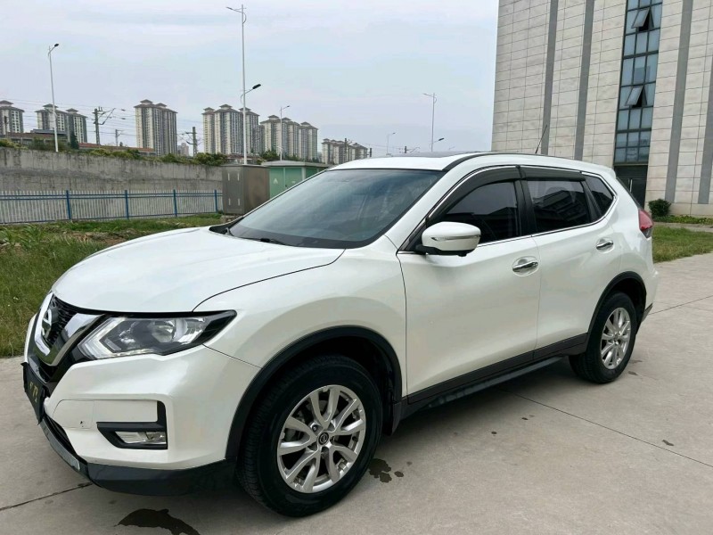 襄陽18年日產奇駿3