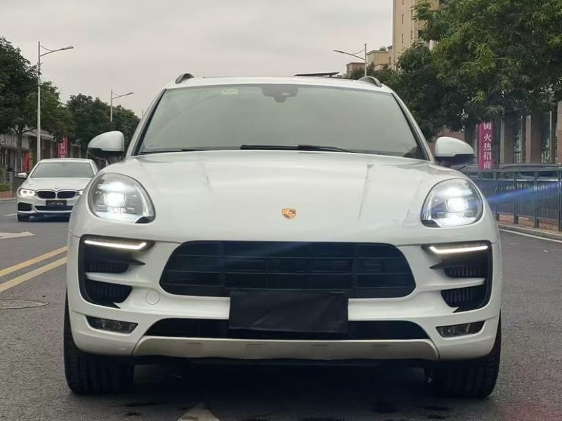 广州17年保时捷Macan1