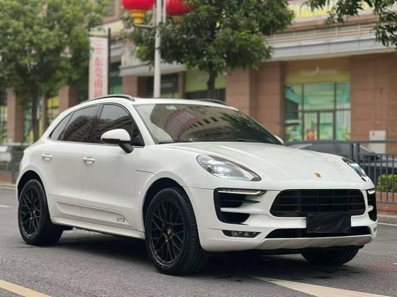 广州17年保时捷Macan3