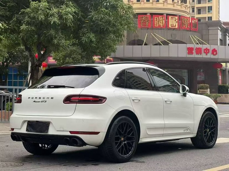 广州17年保时捷Macan9