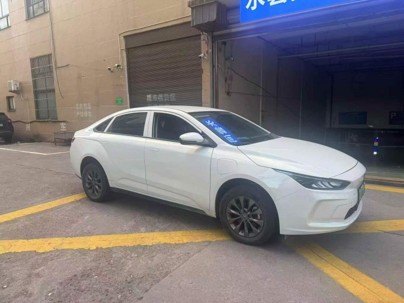 绍兴24年吉利几何3
