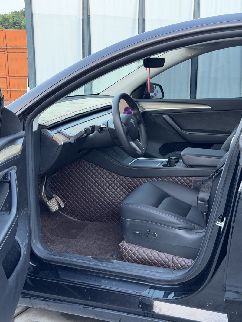 新乡23年特斯拉MODEL Y6