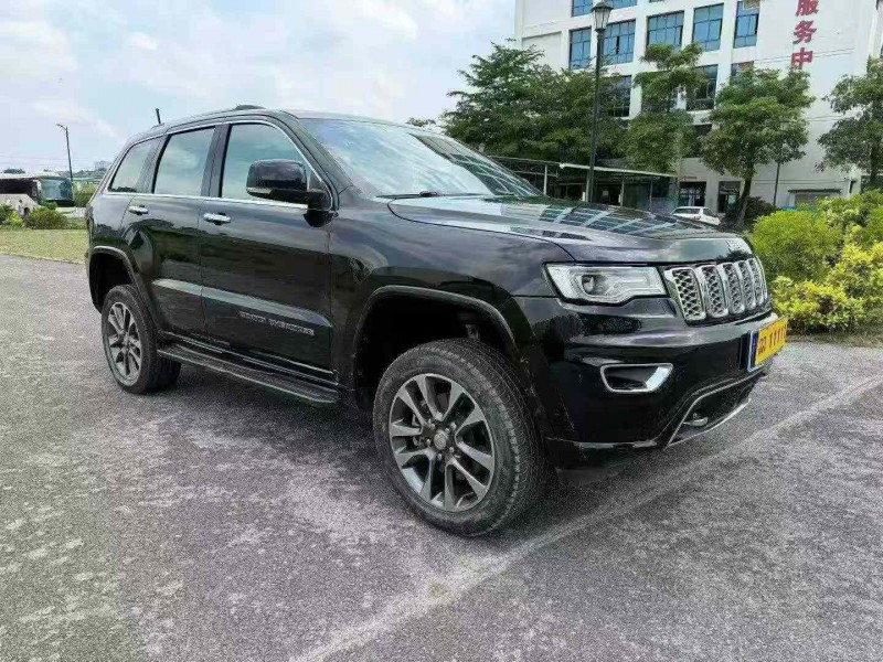 南宁18年Jeep大切诺基2