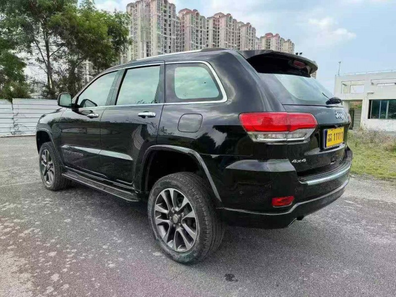南宁18年Jeep大切诺基8