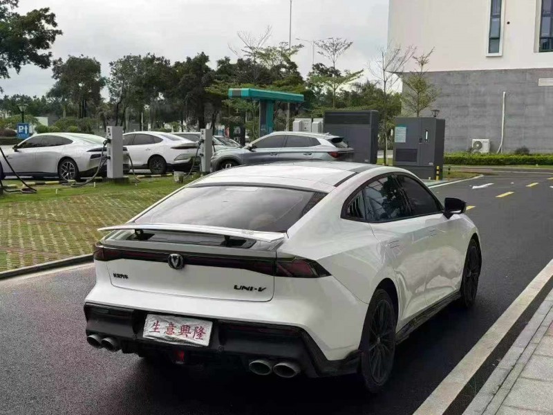 汕頭24年長安汽車UNI8