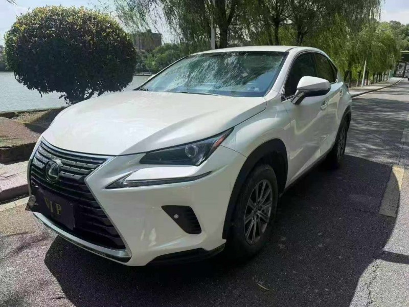 新余17年雷克萨斯NX3