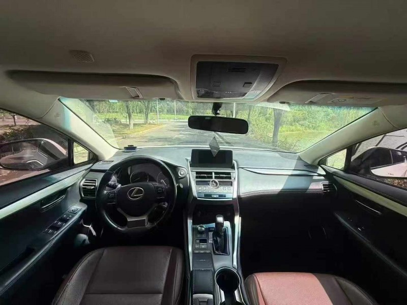 新余17年雷克萨斯NX4