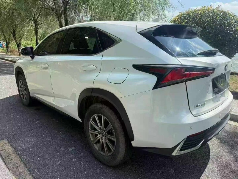 新余17年雷克萨斯NX7