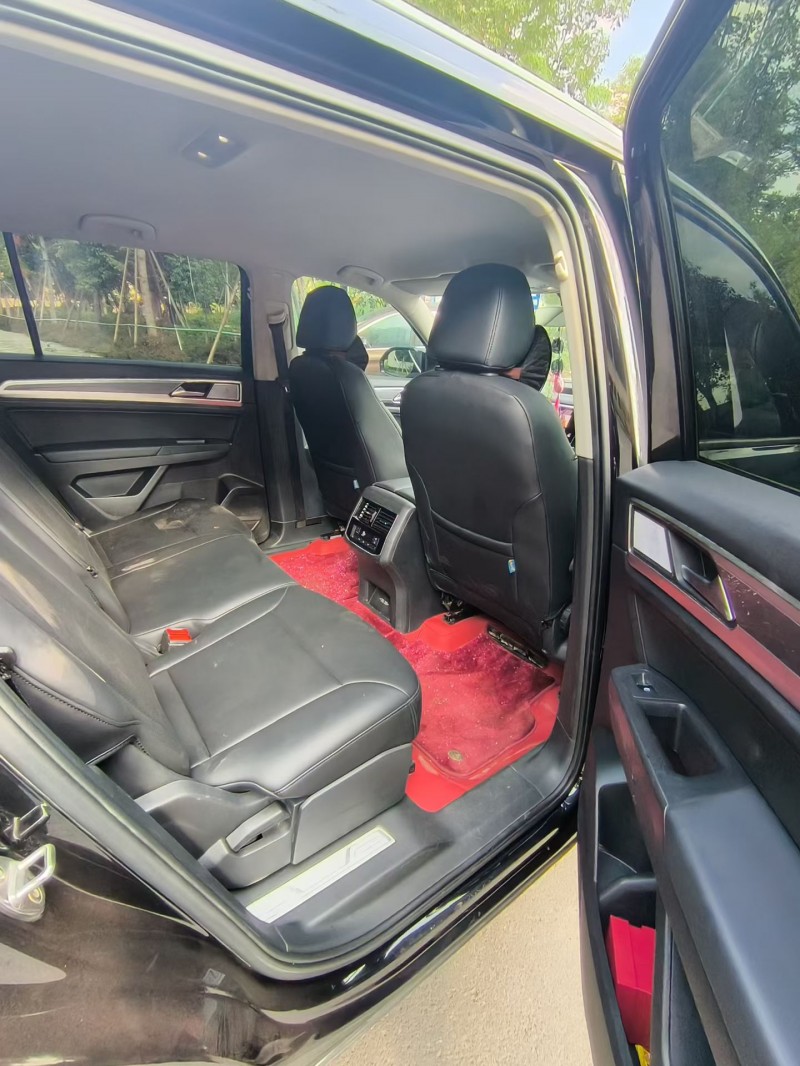 成都21年大众途昂5