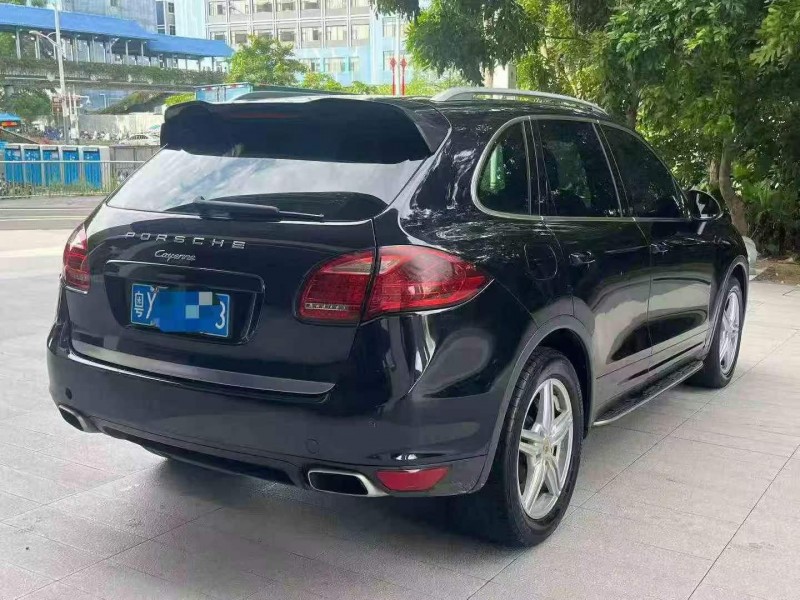 深圳13年保时捷卡宴8