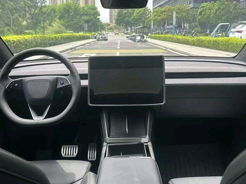 深圳25年特斯拉MODEL Y4