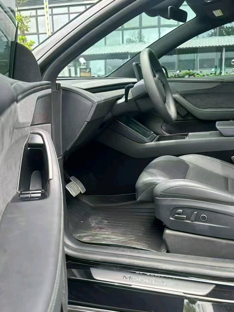 深圳25年特斯拉MODEL Y6