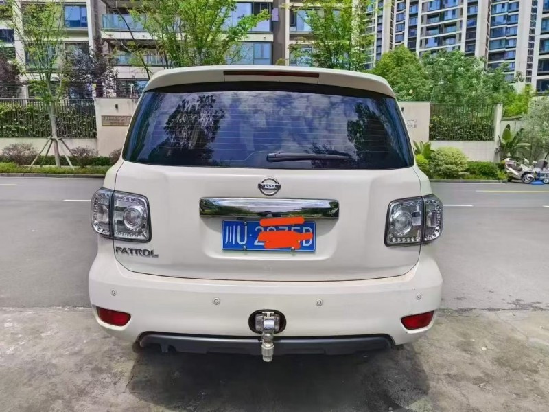 成都20年日产途乐9