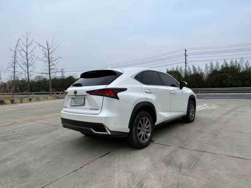 徐州18年雷克萨斯NX4