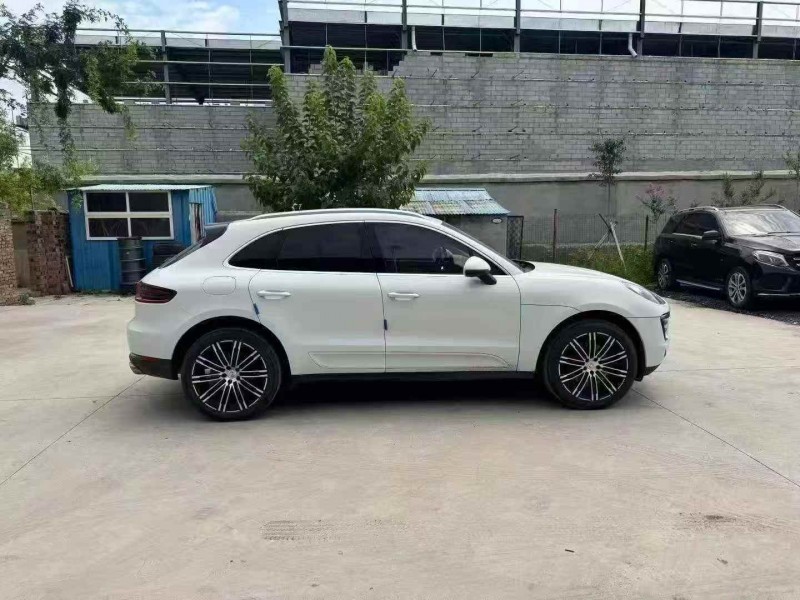 枣庄15年保时捷Macan8