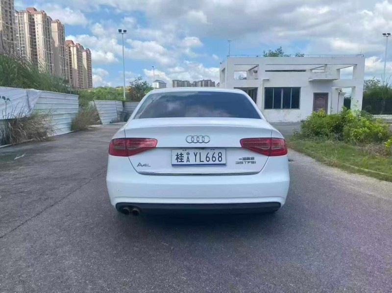 南宁14年奥迪A4L9