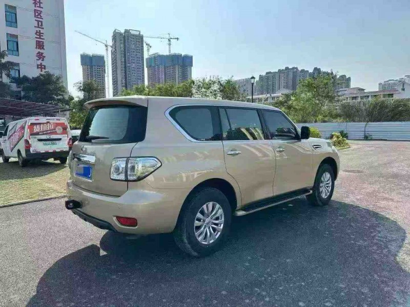 南宁17年日产途乐7