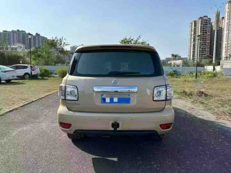 南宁17年日产途乐9