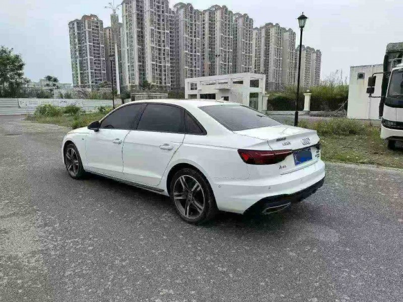 南宁22年奥迪A4L8
