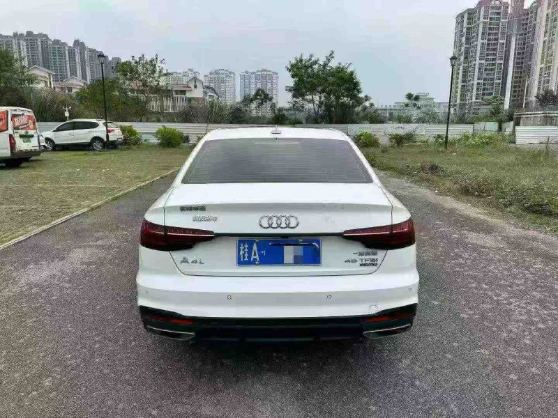 南宁22年奥迪A4L9