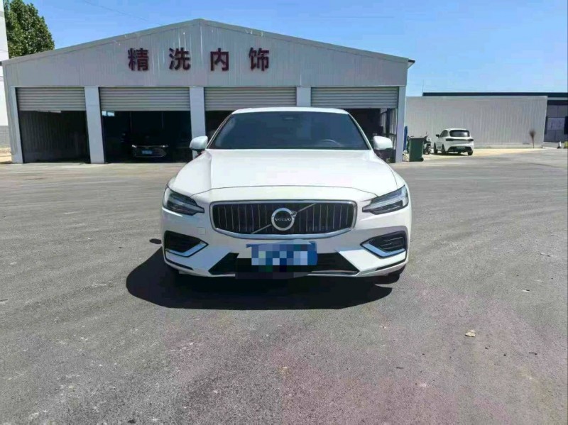 保定25年沃尔沃S60L1