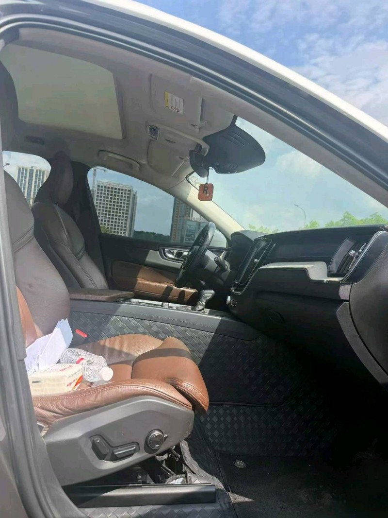 重庆20年沃尔沃XC604