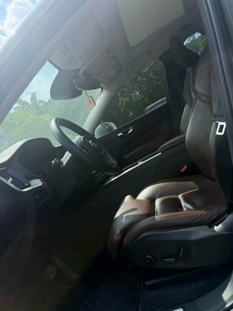 重庆20年沃尔沃XC607