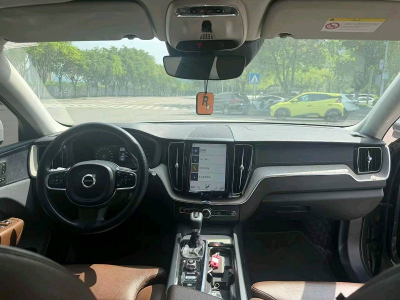 重庆20年沃尔沃XC608
