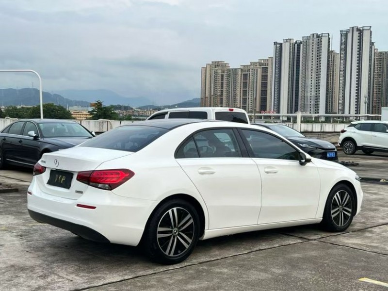东莞20年奔驰A8