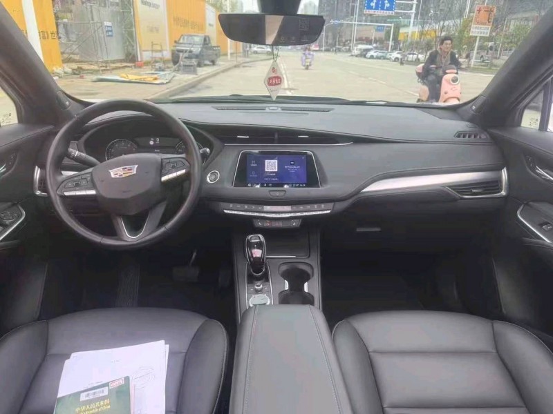 武漢20年凱迪拉克XT47