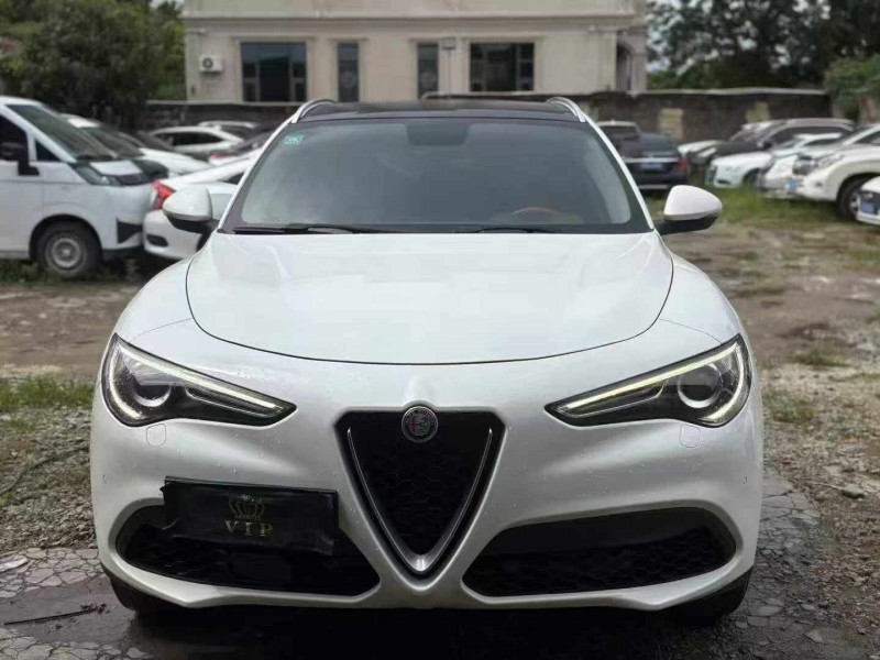 珠海19年阿尔法·罗密欧Stelvio1
