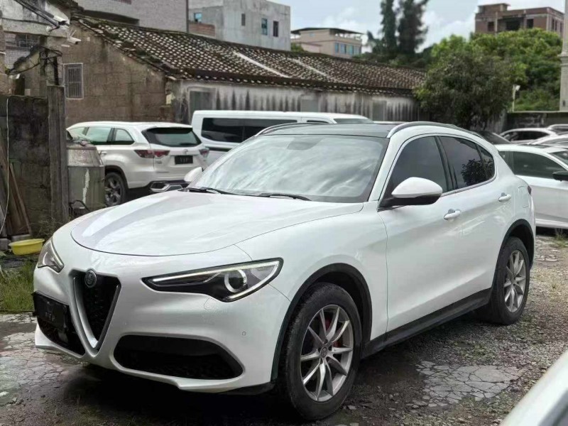 珠海19年阿尔法·罗密欧Stelvio3
