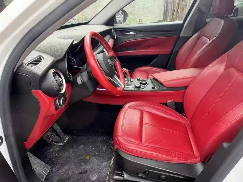 珠海19年阿尔法·罗密欧Stelvio4