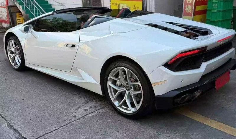 广州18年兰博基尼Huracan8