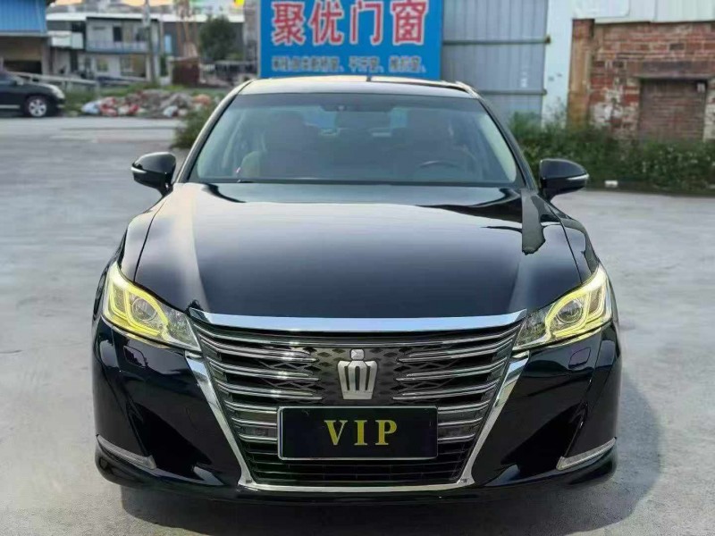 汕头16年丰田皇冠1