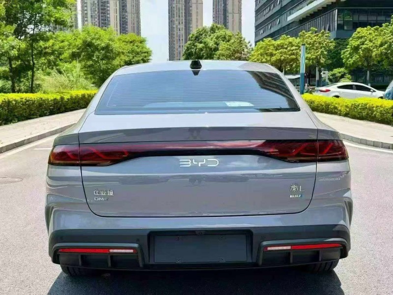 珠海26年比亚迪秦8