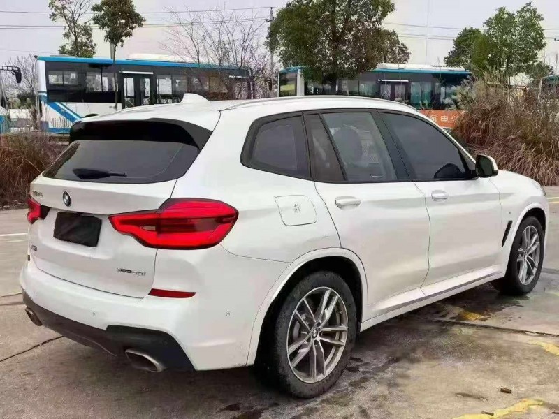 常德18年宝马X37