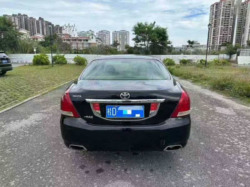 南宁10年丰田皇冠9