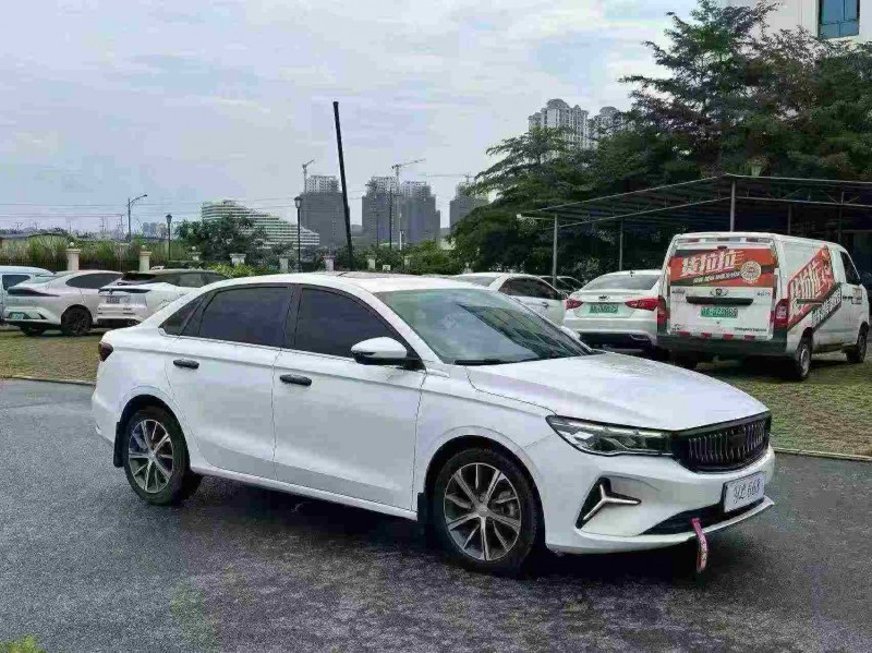 南宁23年吉利帝豪2