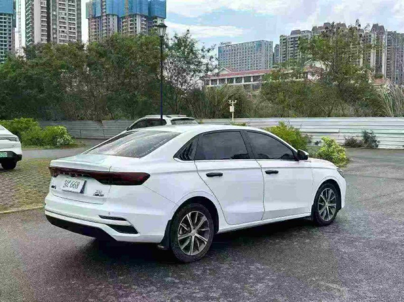南宁23年吉利帝豪7