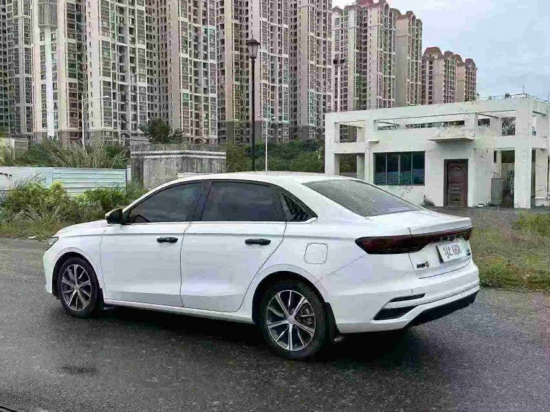 南宁23年吉利帝豪8