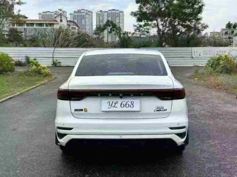 南宁23年吉利帝豪9