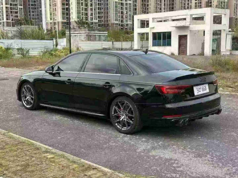 南宁19年奥迪A4L8