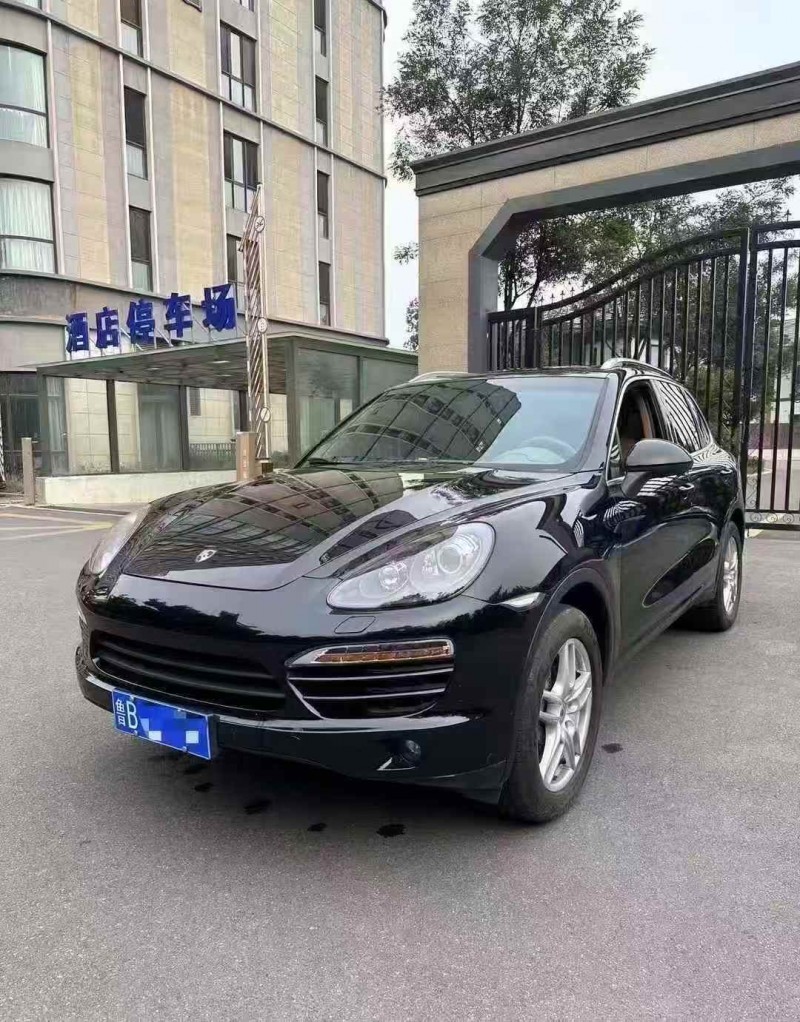 东营13年保时捷卡宴2