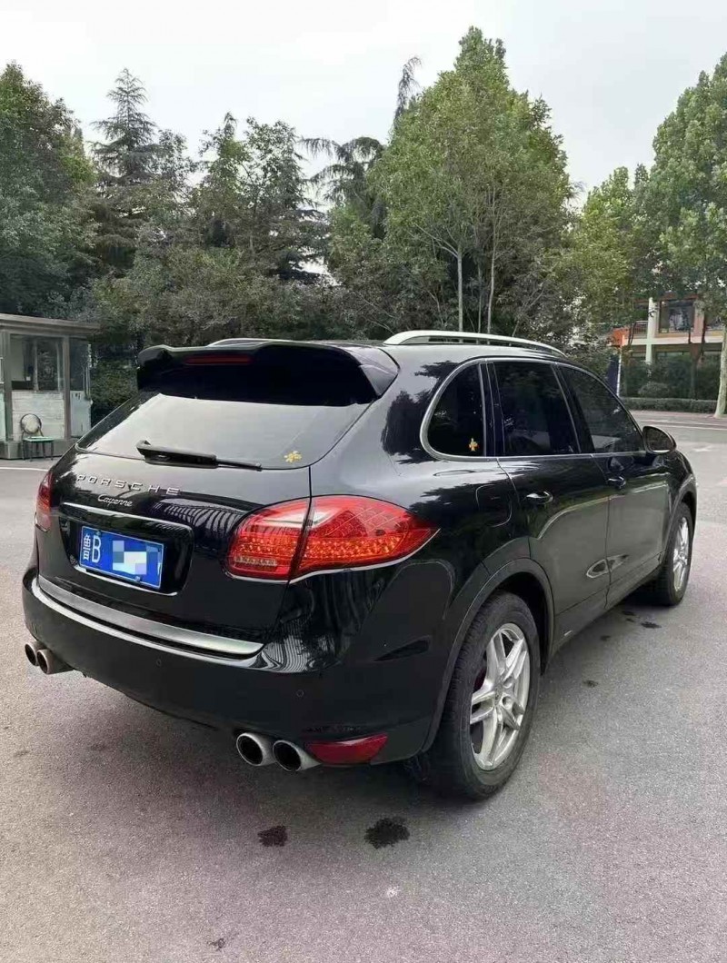 东营13年保时捷卡宴7