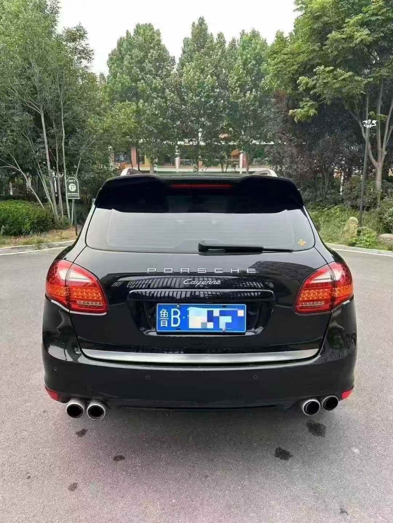 东营13年保时捷卡宴8