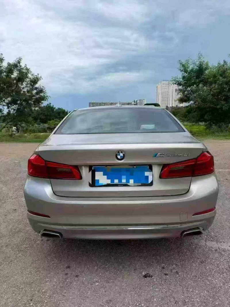 珠海18年宝马5系8