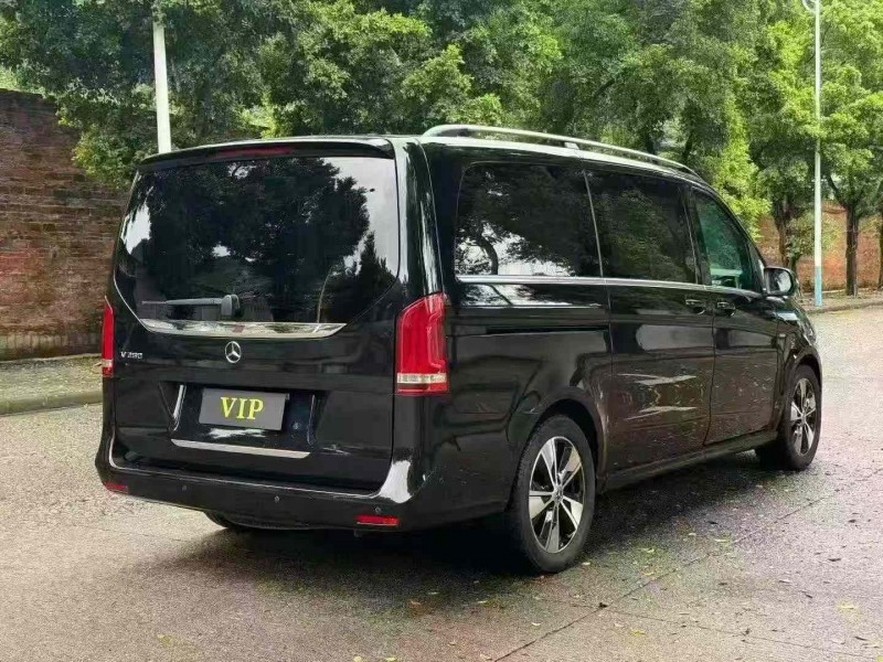 梧州21年奔驰V8