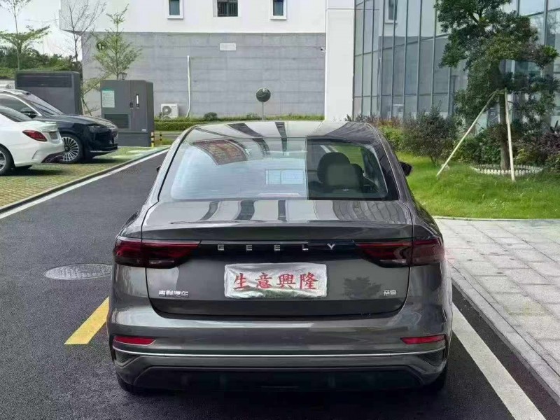 珠海23年吉利帝豪8