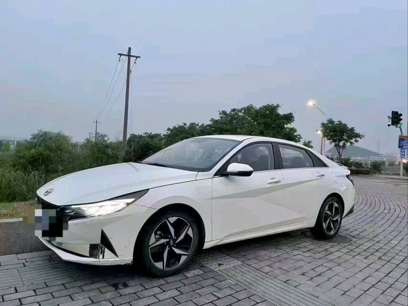 青岛23年现代伊兰特5